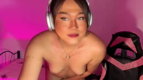 1lovelymess online show from October 31, 5:17 am