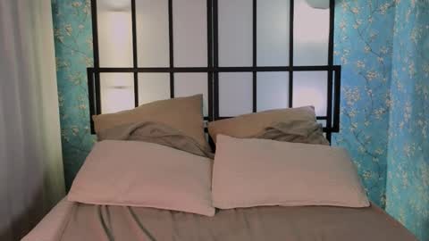 adrian online show from November 6, 12:49 pm