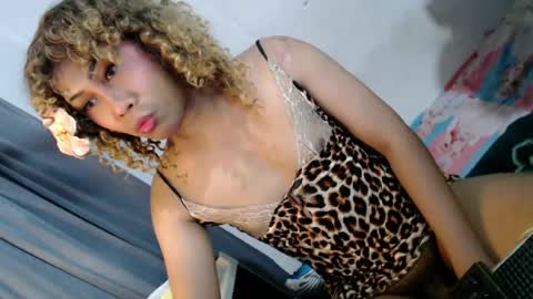 _asiancutie online show from July 31, 11:43 am