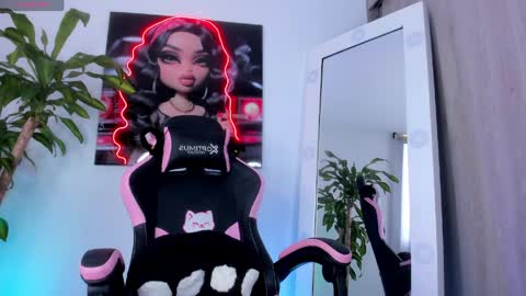 Maria Fernanda online show from April 28, 4:44 pm