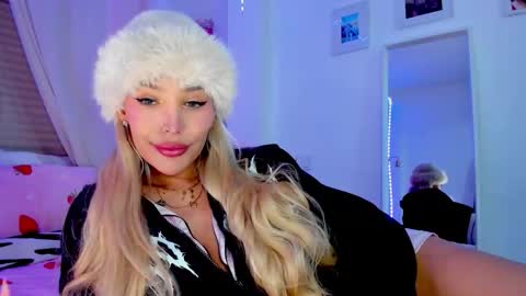   online show from February 14, 8:16 pm