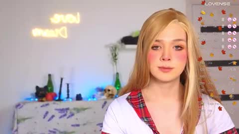 LITTLE FOX online show from October 30, 2:27 pm