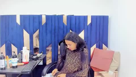 aisha_hotts777 online show from November 19, 4:34 am