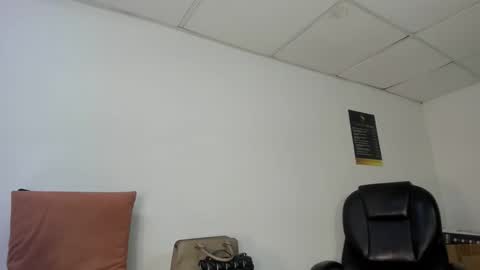 aisha_hotts777 online show from December 14, 3:34 am