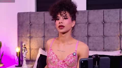 Queen Dumont   online show from March 13, 11:41 pm