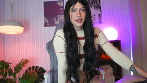 Snapshot of akame_s chatting on February 1, 12:37 pm             online show from February 1, 12:37 pm