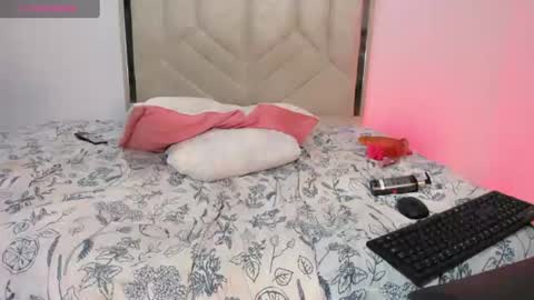 alahai_swith online show from July 18, 1:34 am