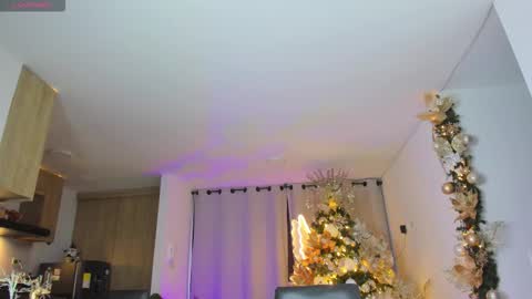 A L E J A N D R A online show from December 21, 11:05 am