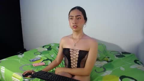 -- ALEXIS -- online show from February 20, 6:19 am