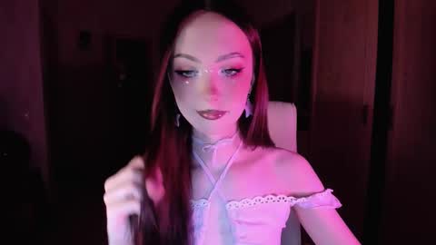 Alice Aris online show from October 5, 6:40 pm