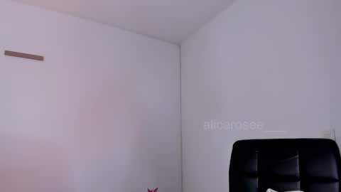 alicerosee___ online show from March 11, 11:53 pm