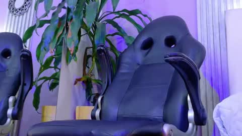   online show from July 17, 5:52 pm