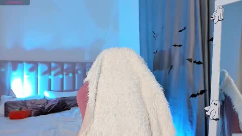 Snapshot of alina_39 chatting on October 26, 7:15 am alina_39 online show from October 26, 7:15 am