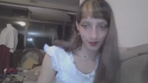 Eve 3 online show from December 4, 11:52 pm