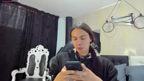 Santy online show from February 12, 1:39 pm