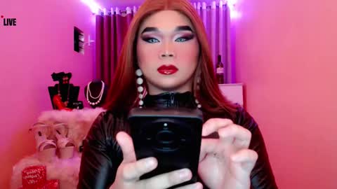 Queen Mireska online show from December 4, 1:14 pm