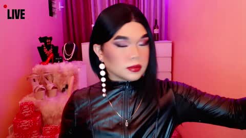 Queen Mireska online show from December 9, 12:40 pm