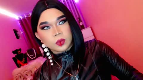 Queen Mireska online show from February 5, 11:23 am