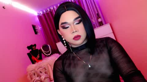 Queen Mireska online show from February 6, 11:10 am