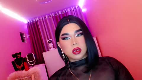 Queen Mireska online show from February 16, 1:05 pm