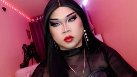 Queen Mireska online show from October 19, 3:15 pm