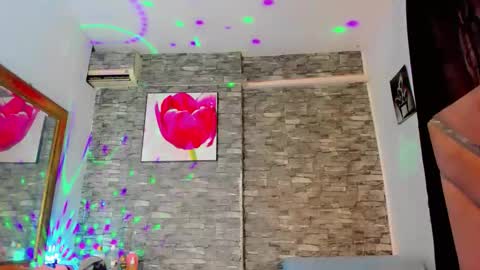 ANDREINA online show from May 2, 4:01 pm