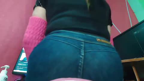 Snapshot of andrykasandry chatting on October 26, 1:23 am andrykasandry online show from October 26, 1:23 am