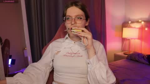 Ange online show from December 3, 11:25 am