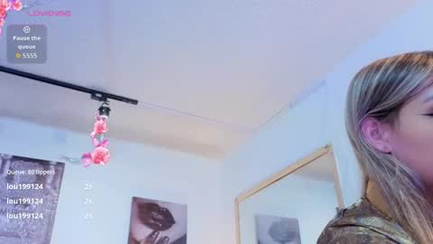 Angel-dragun online show from February 7, 8:53 am