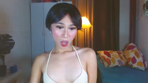 angela online show from October 7, 12:00 am