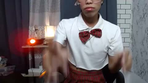 Snapshot of angelamonroe chatting on February 25, 7:14 pm SENORITA online show from February 25, 7:14 pm