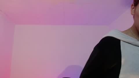 angele online show from November 14, 6:38 pm