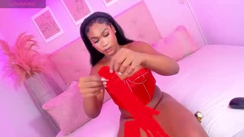 annie_dolce_ online show from November 8, 11:27 pm