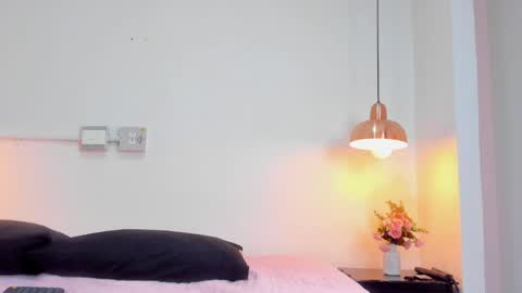 aria_millers1 online show from April 4, 11:52 am