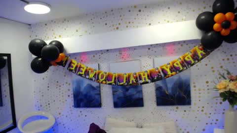 Ari  online show from October 29, 1:42 pm