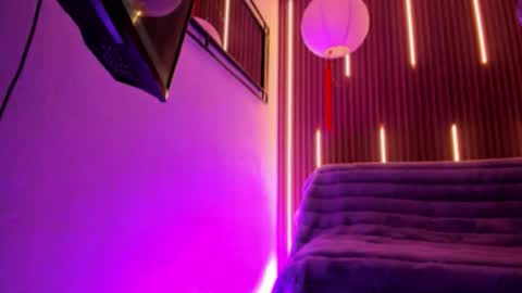 Ari  online show from December 21, 12:55 pm