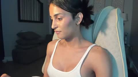 Aria online show from June 25, 3:26 am