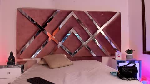 Aron cruz  online show from February 5, 1:38 pm