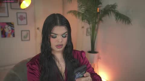 Chloe  online show from December 4, 7:40 pm