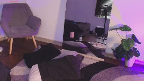ASHLEY MONROE online show from June 2, 6:31 pm