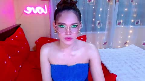 AshleyNicole online show from December 14, 6:36 pm