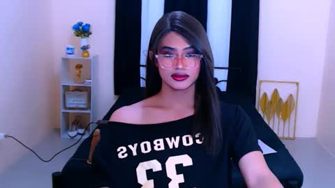 athisamoore online show from October 25, 7:53 pm