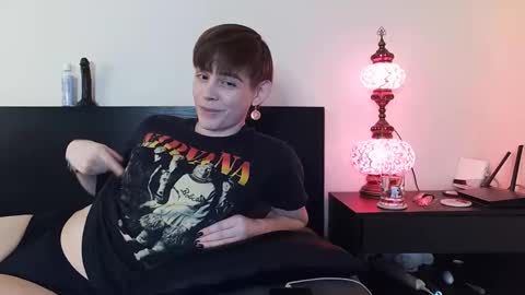 Aurora online show from February 25, 5:41 am