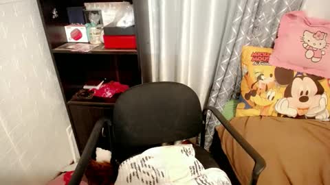 cute online show from February 9, 11:36 am