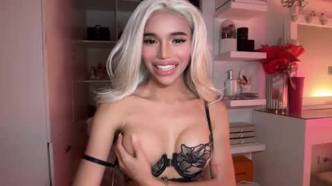 babysabrinaxx online show from February 18, 9:44 pm