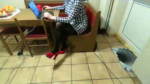 Bernadetanylon online show from January 18, 7:27 am