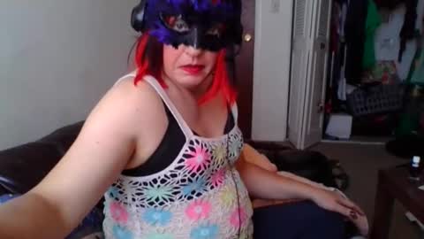 Madelyn online show from November 2, 5:00 pm