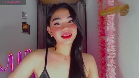 kiaaannaaaa online show from May 6, 1:34 am
