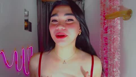 kiaaannaaaa online show from May 8, 4:31 am
