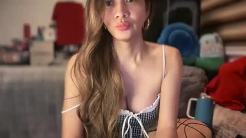 Snapshot of bigsurprise4u chatting on February 21, 7:10 pm Yna     online show from February 21, 7:10 pm